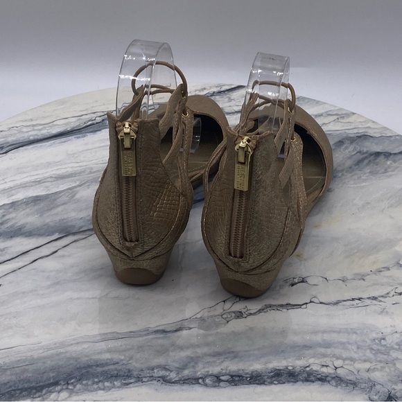 Kenneth Cole Reaction Shoes - NWT Kenneth Cole Reaction gold wedges Size 7 M
